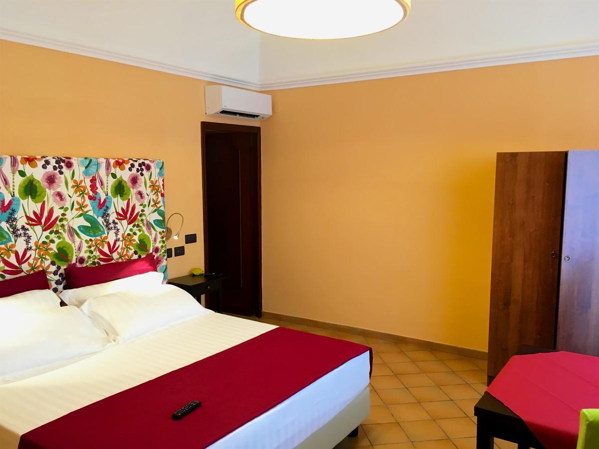 Residenza Viviani Bed & Breakfast Сант'Агнело Екстериор снимка